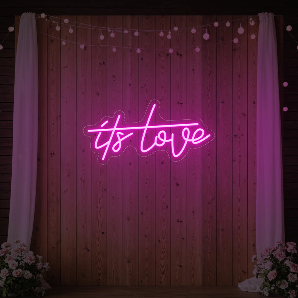 Enseigne lumineuse « C'est l'amour »