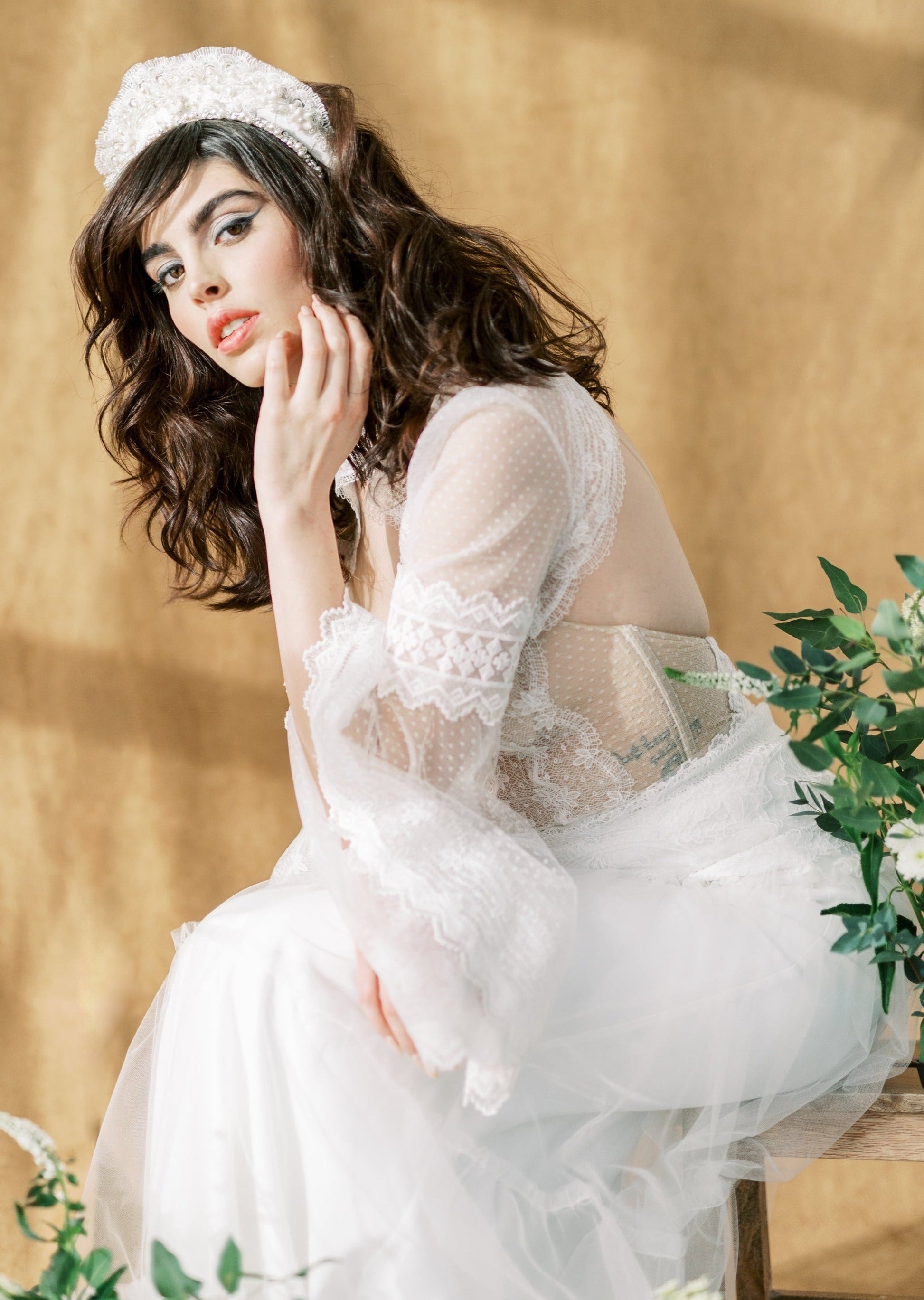 Bandeau de mariée en dentelle perlée d'inspiration vintage AMYBETH