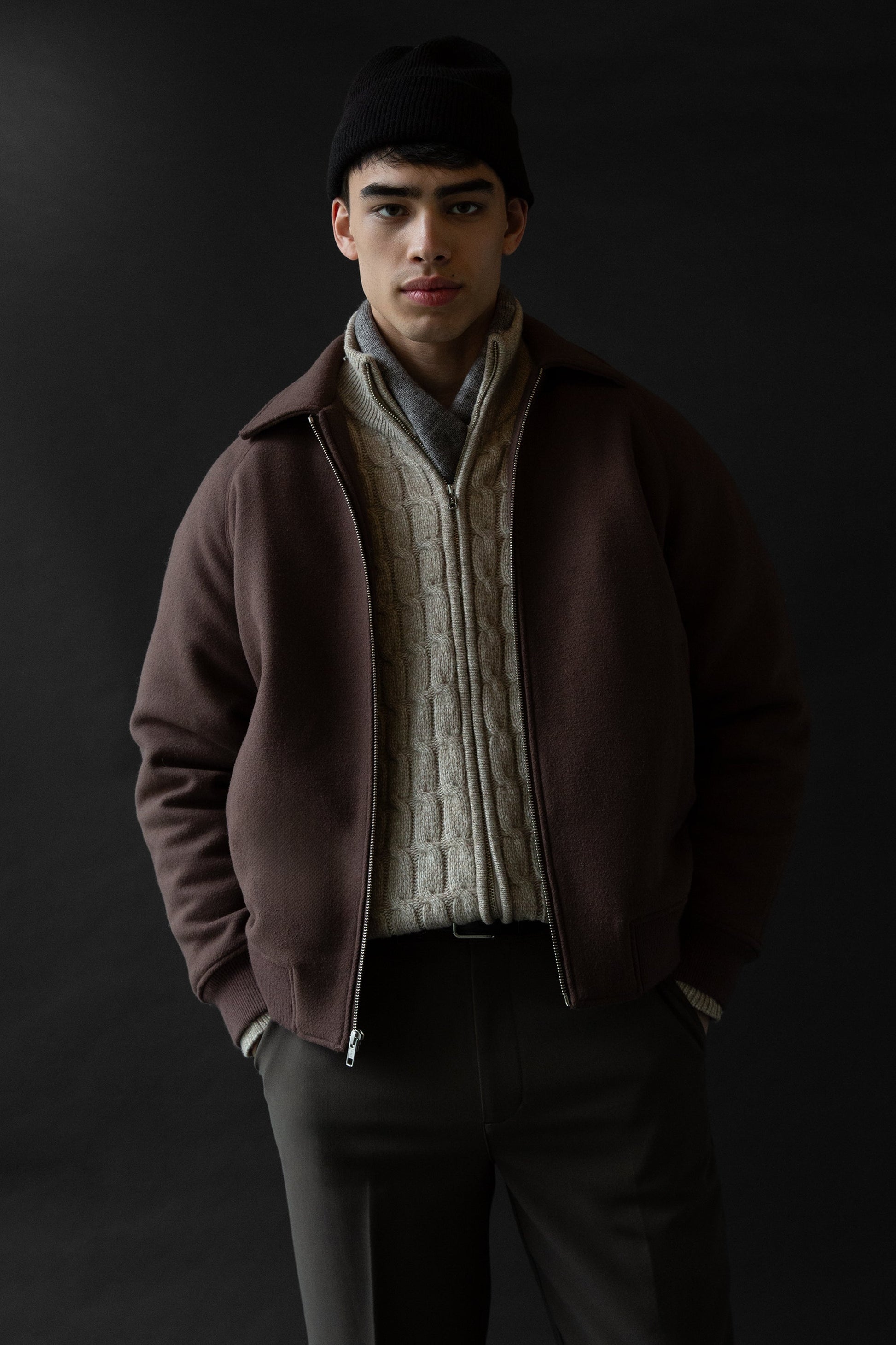 CARDIGAN FERMÉ À GLISSIÈRE EN MAILLE TORSADES