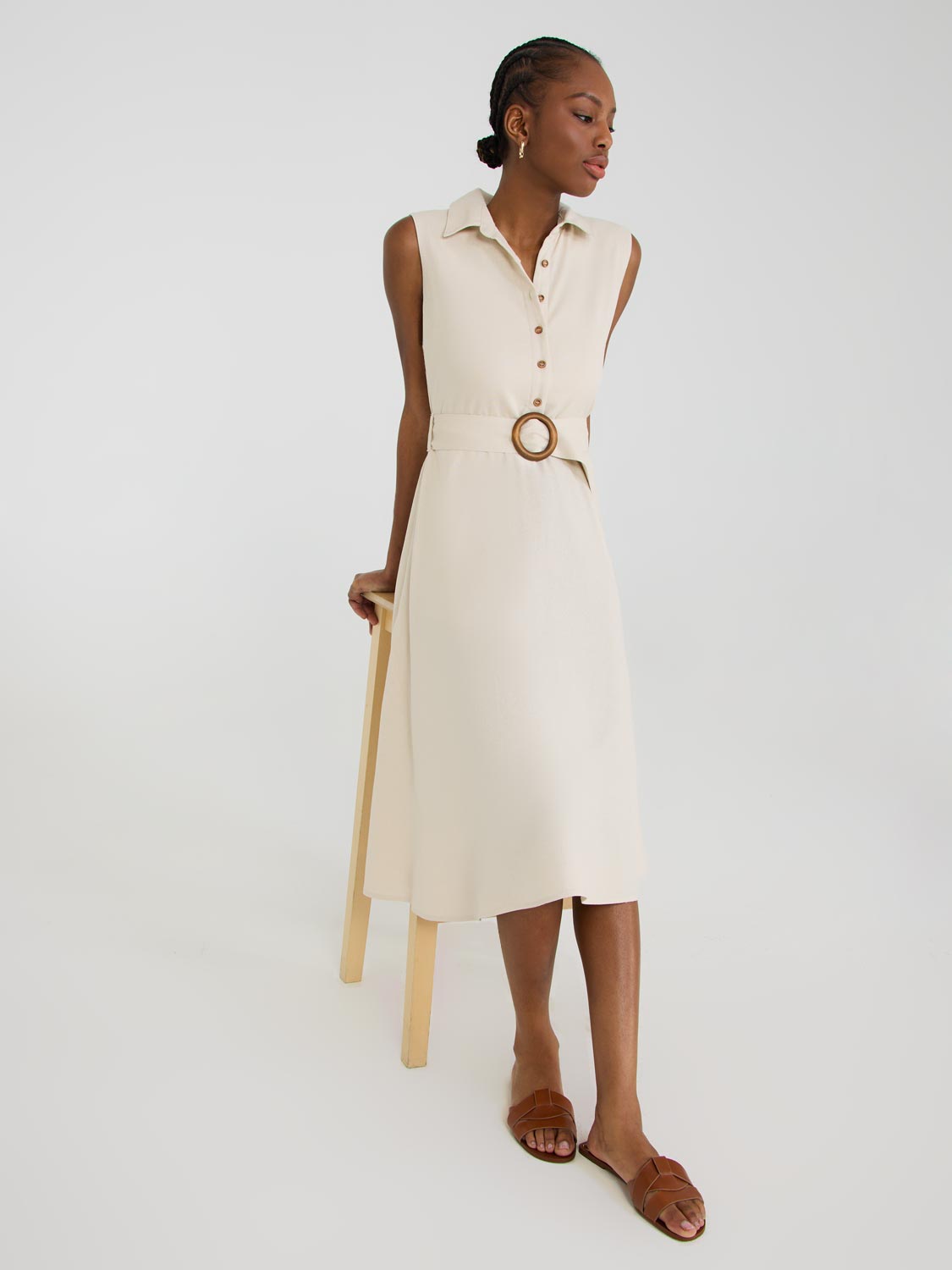 Robe midi boutonnée en lin sans manches