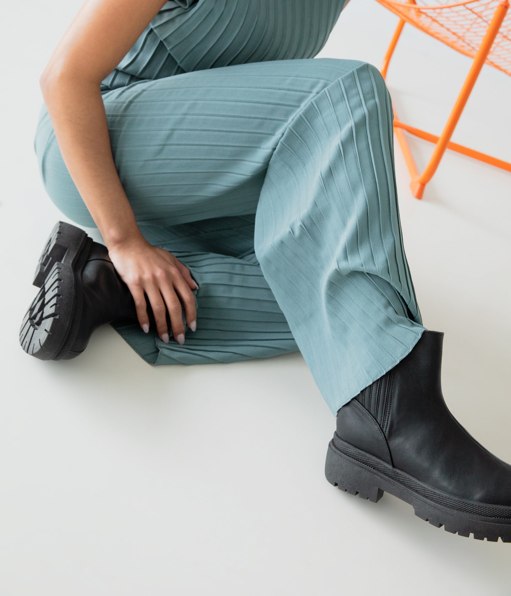 QUINN Women's Vegan Ankle Boots