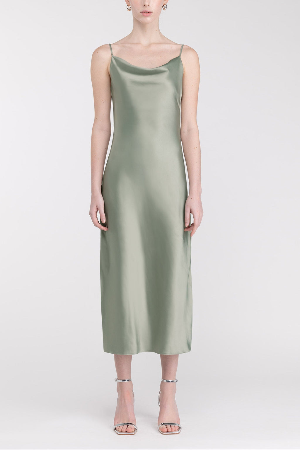 ROBE MIDI EN SATIN À COL BÂTONNET