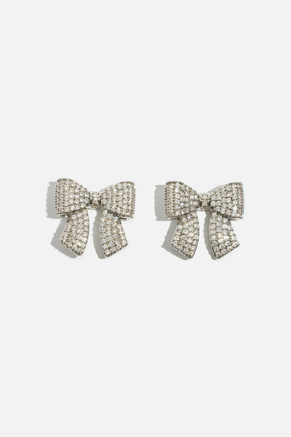 Boucles d'oreilles à nœud en pierres précieuses micropavé