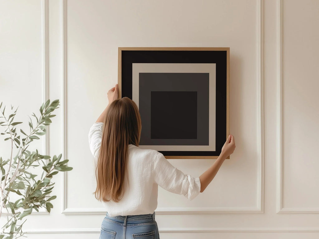 Inspiré par Josef Albers - Élégance - Hommage au carré - Impression giclée : Art moderne du milieu du XXe siècle