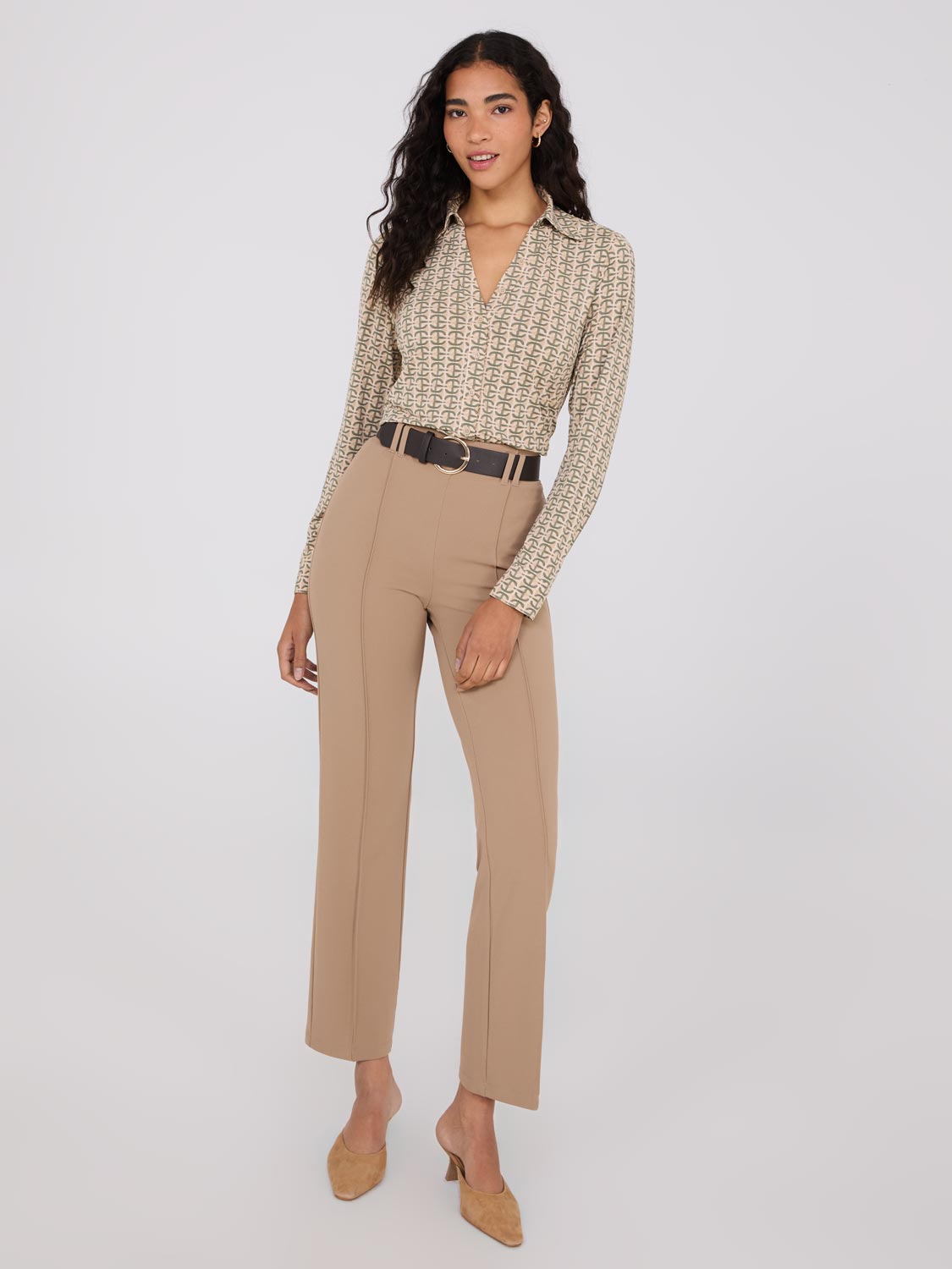 Pantalon à pinces sur le devant avec ceinture