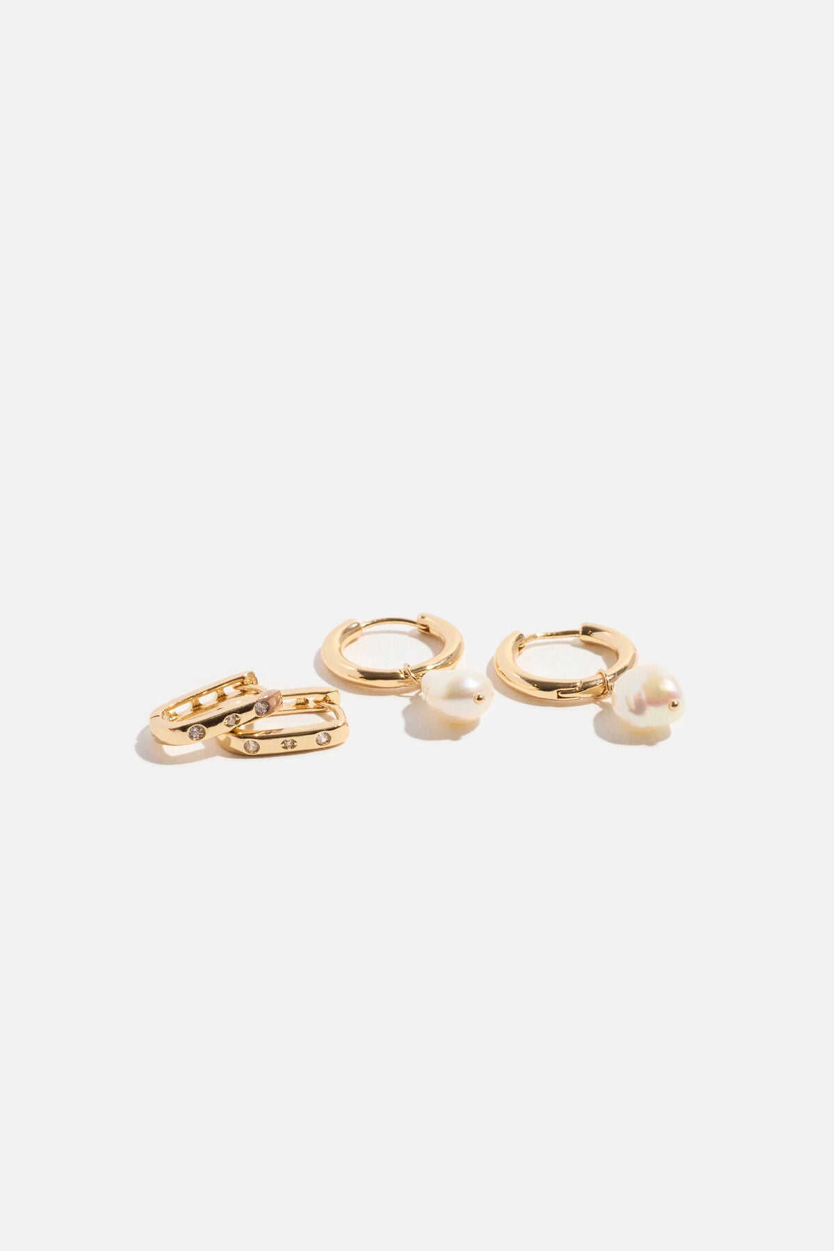 Lot de 2 boucles d'oreilles créoles avec pierres précieuses et perles