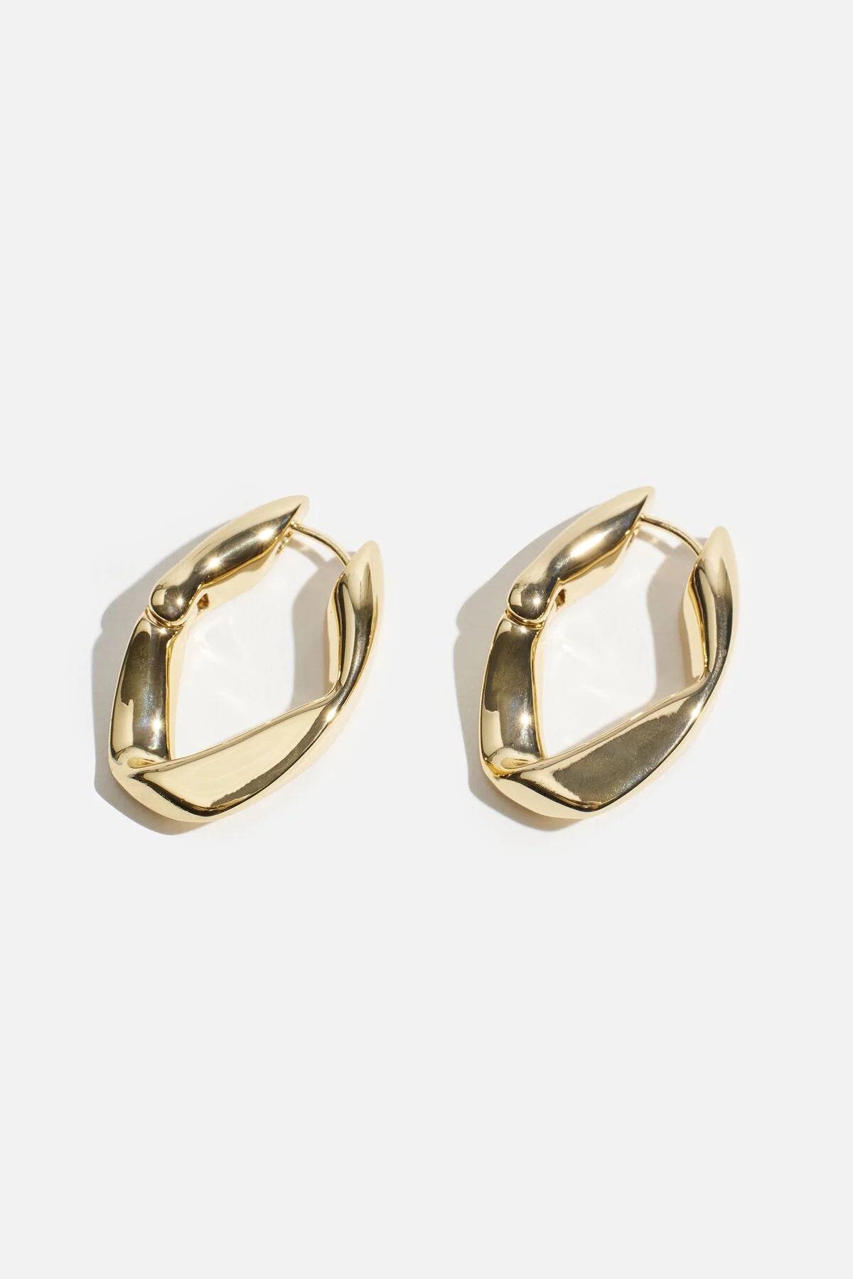 Boucles d'oreilles à maillon unique
