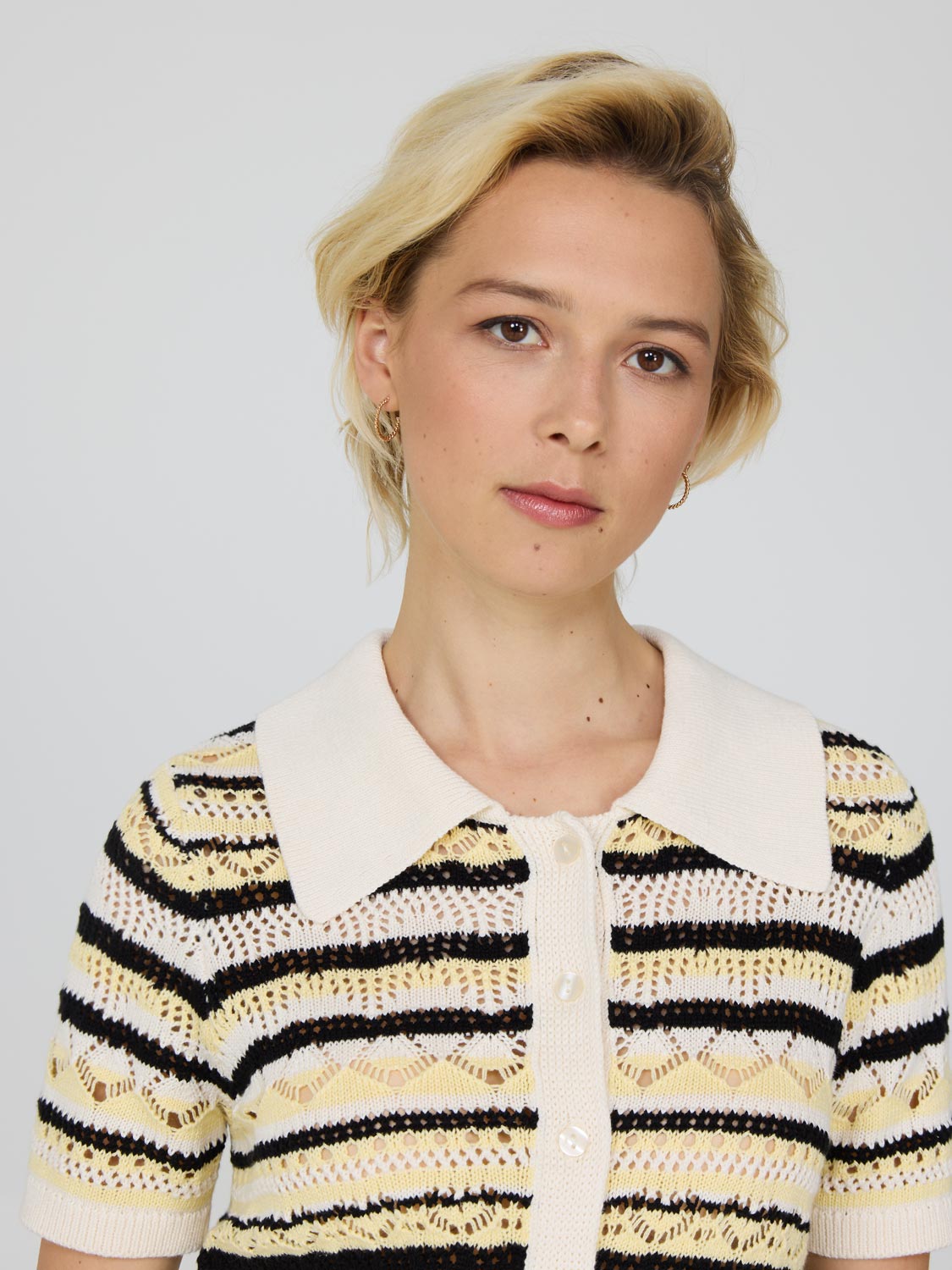 Haut boutonné en crochet rayé