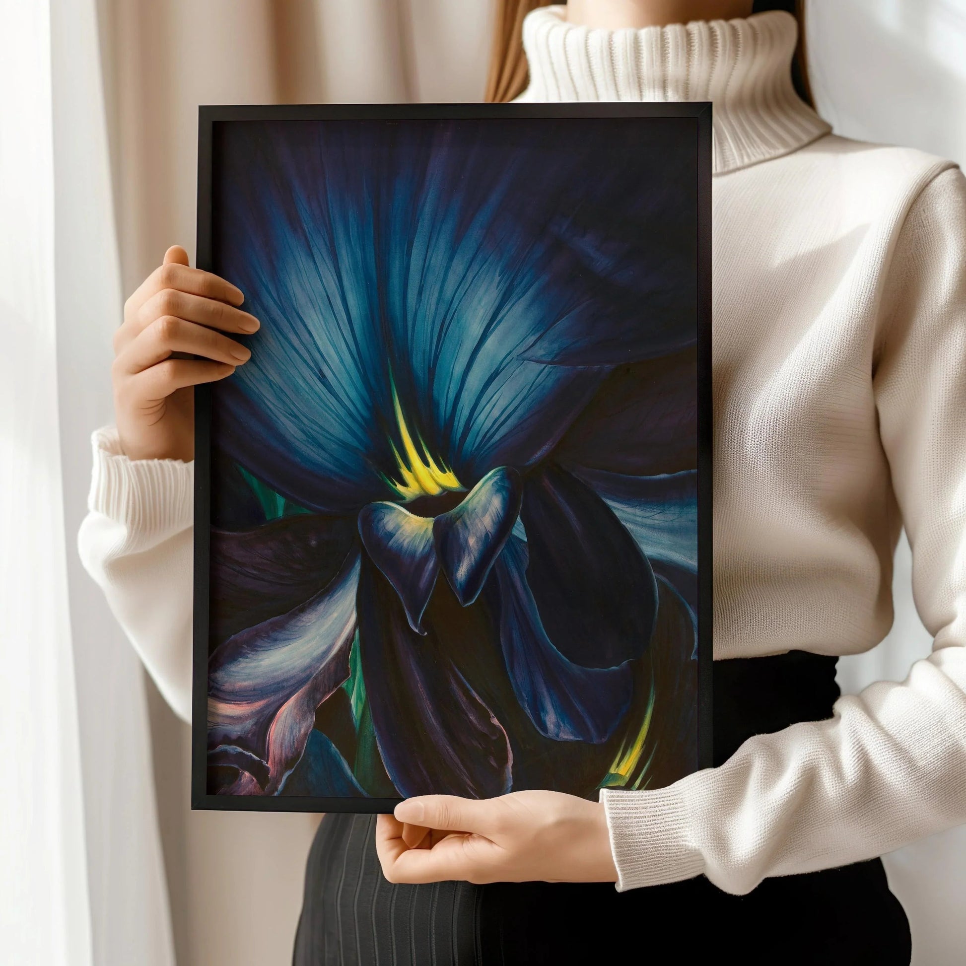 Léon Carrol - Delphinium de Chine | Une magnifique peinture d'un bleu marine intense, reproduite en impression giclée (disponible encadrée ou non encadrée)