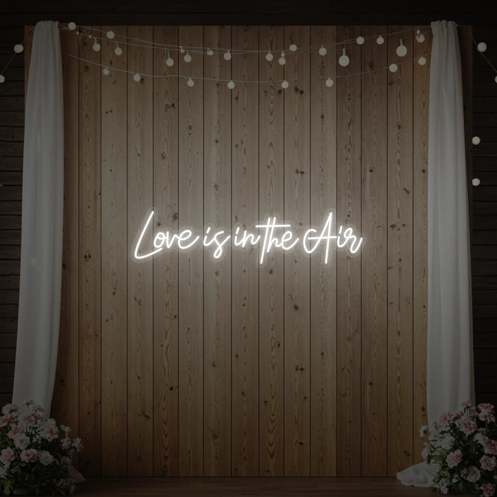 Enseigne lumineuse « L'amour est dans l'air »