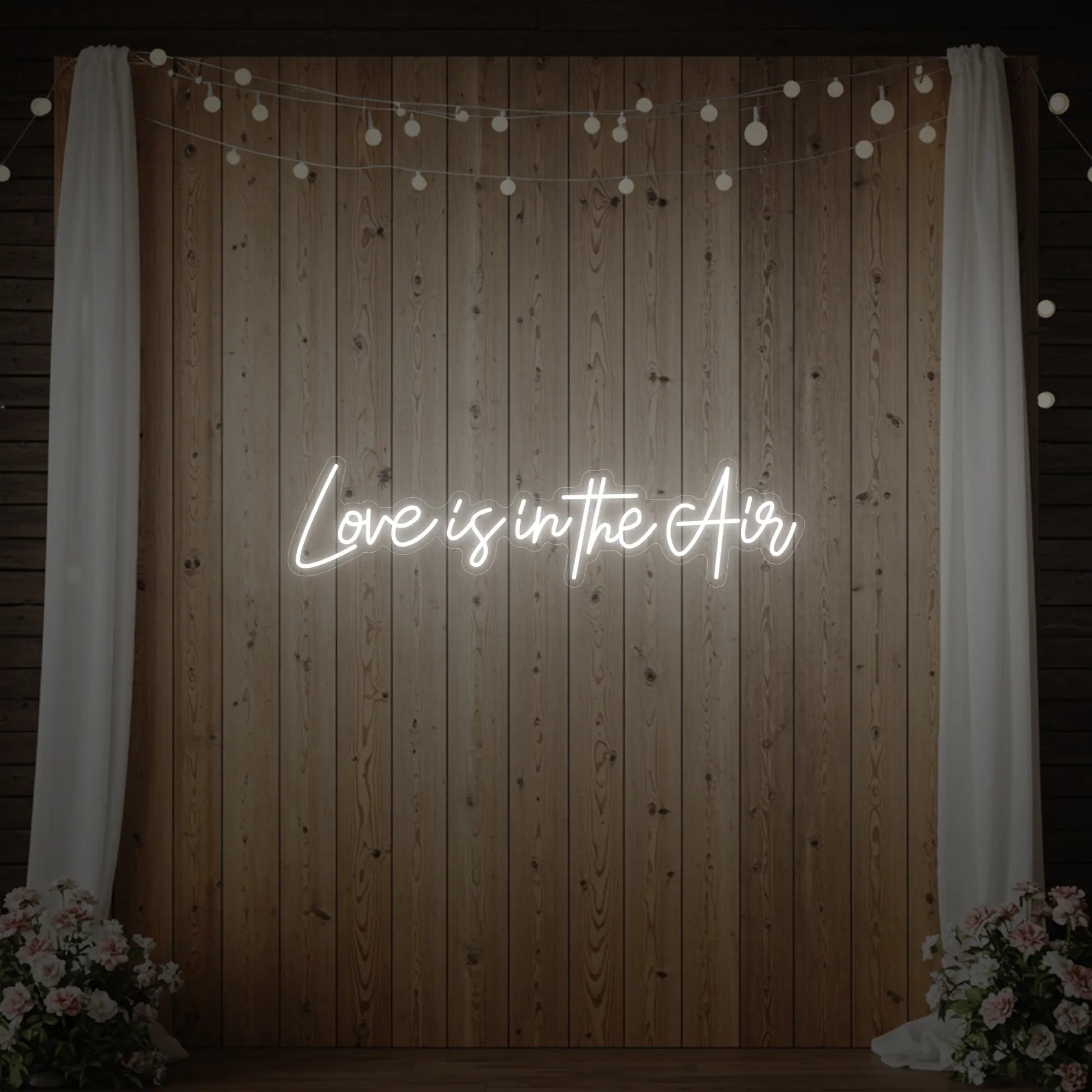 Enseigne lumineuse « L'amour est dans l'air »