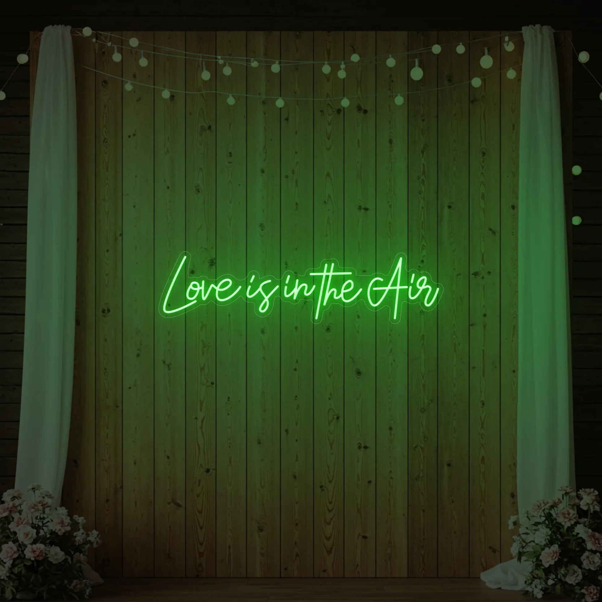 Enseigne lumineuse « L'amour est dans l'air »