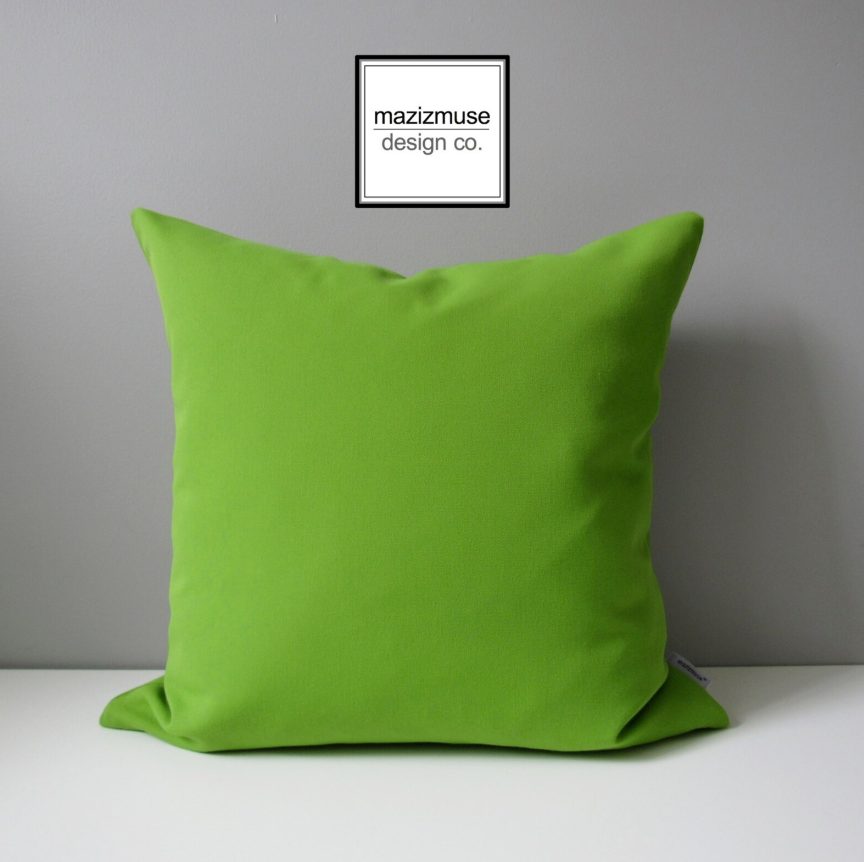 Housse de coussin d'extérieur Sunbrella® vert citron, housse de coussin Ara