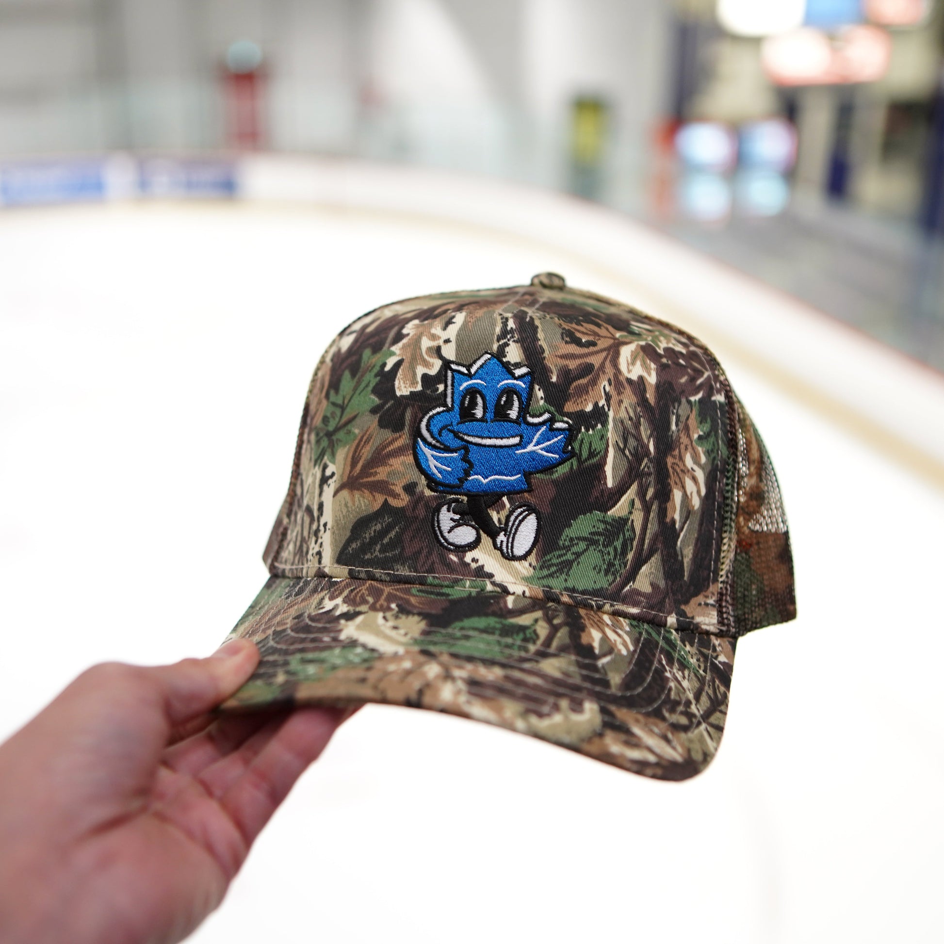 Casquette de camionneur à motif camouflage feuille d'érable