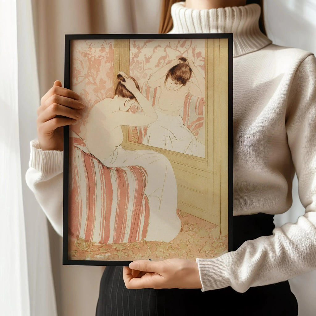 Mary Cassatt - La Coiffure | Célèbre œuvre impressionniste (disponible encadrée ou non encadrée)