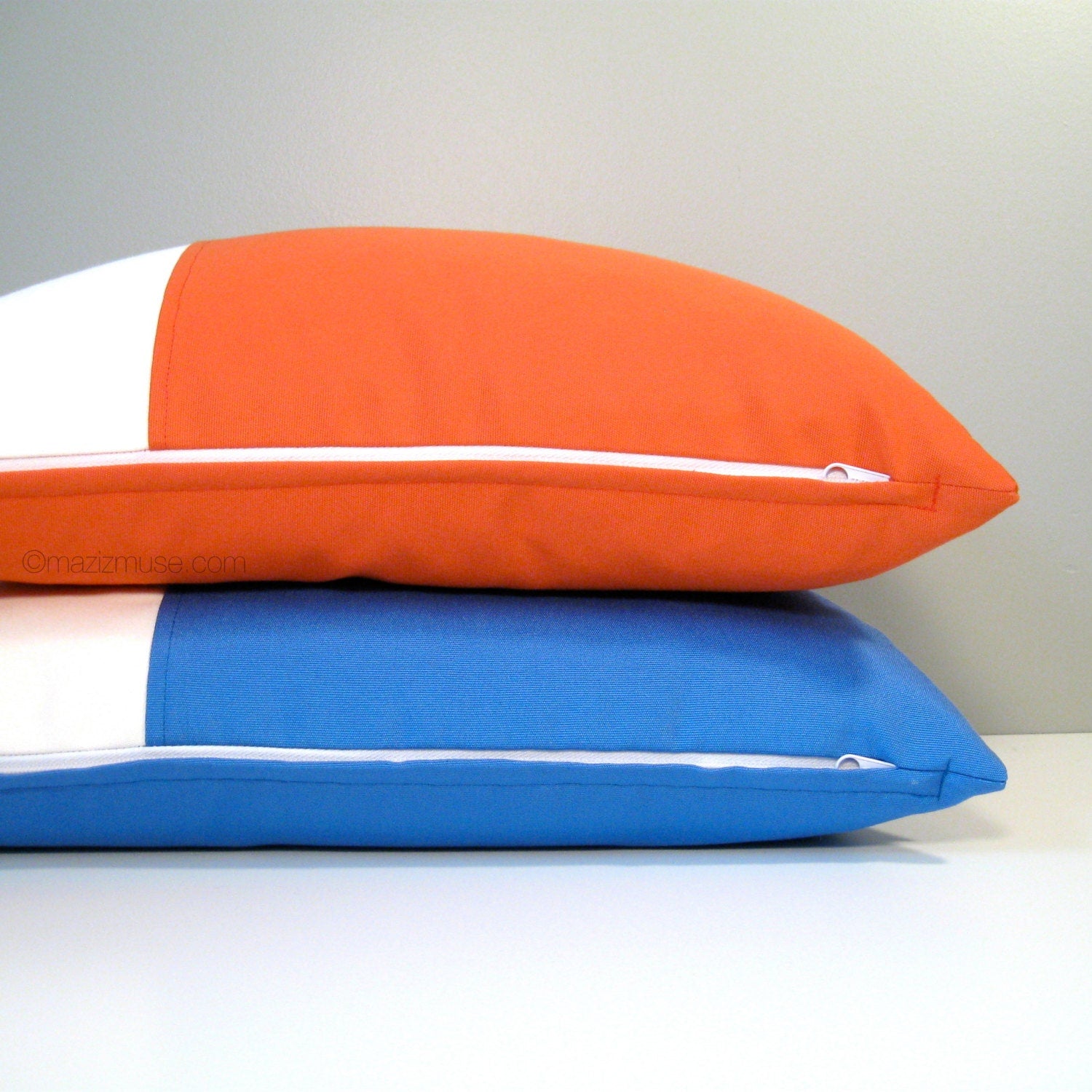 Housse de coussin d'extérieur Sunbrella® bleu Pacifique et blanc, coussins bleu cobalt