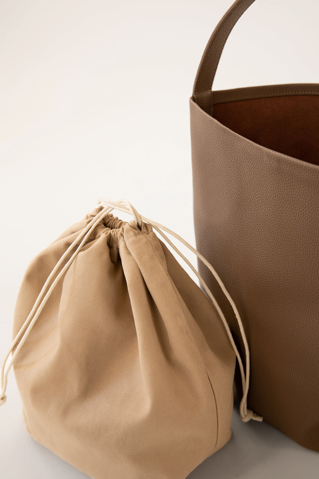 AMELIA LEATHER TOTE BAG