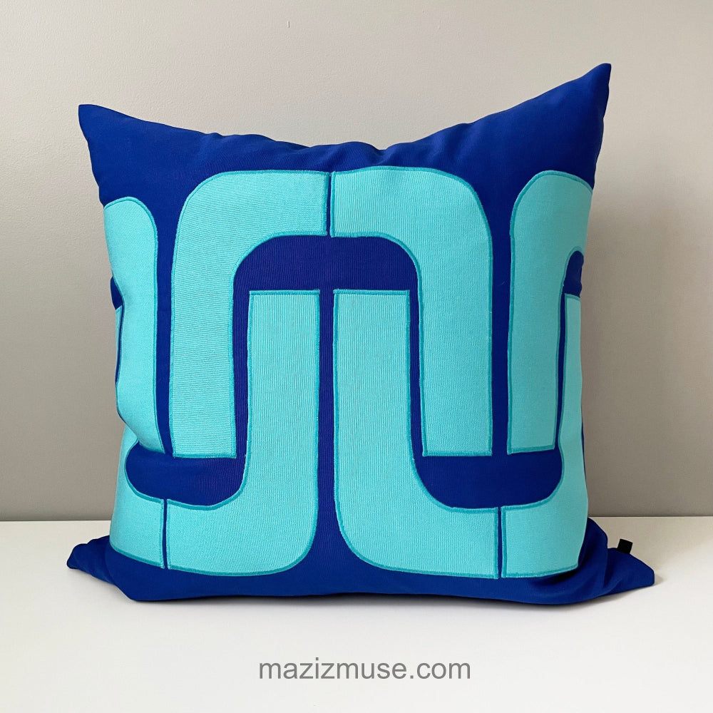 Housse de coussin d'extérieur Sunbrella de style moderne du milieu du siècle, bleu véritable et coussins Aruba