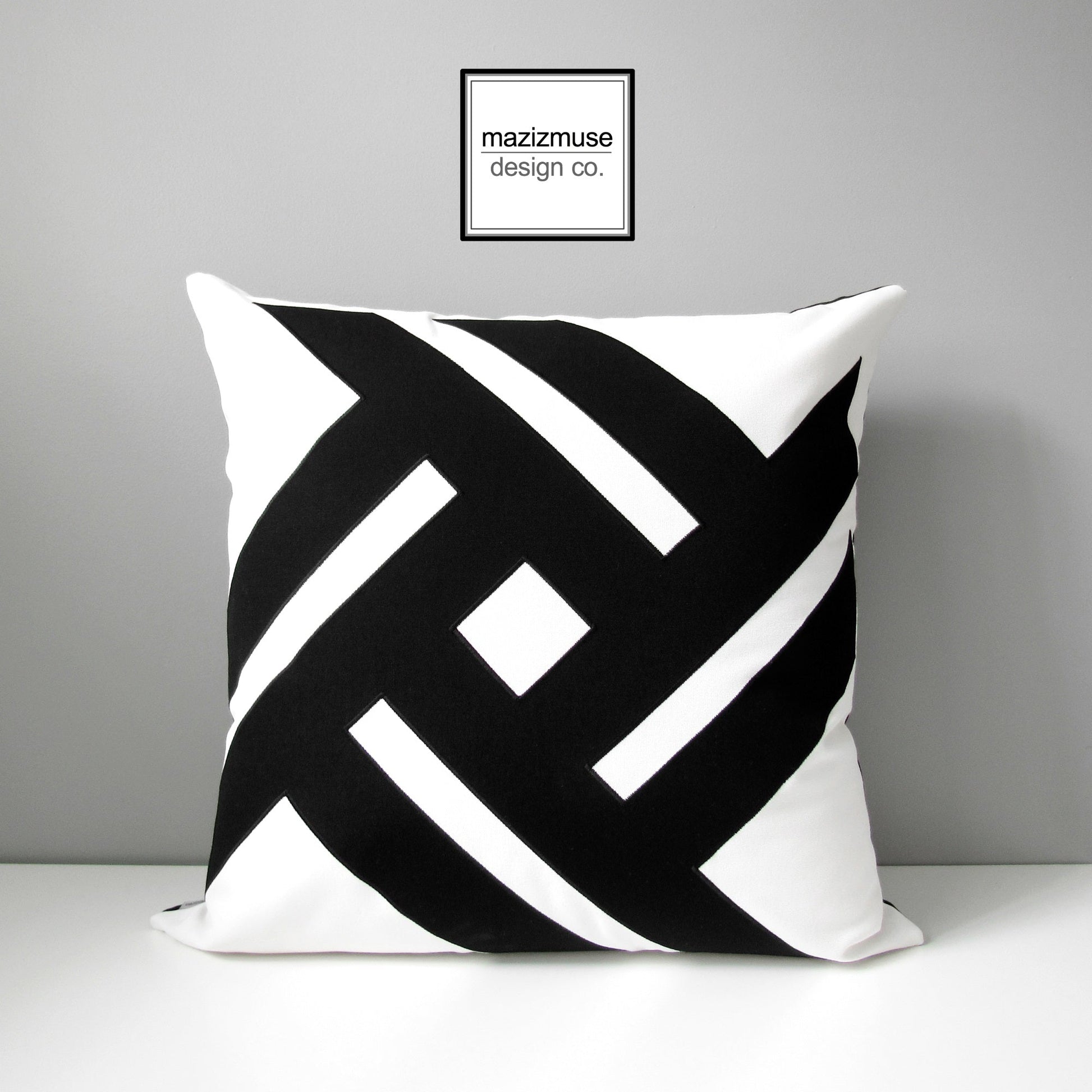Housse de coussin d'extérieur Sunbrella noir et blanc, coussin moderne à motif géométrique