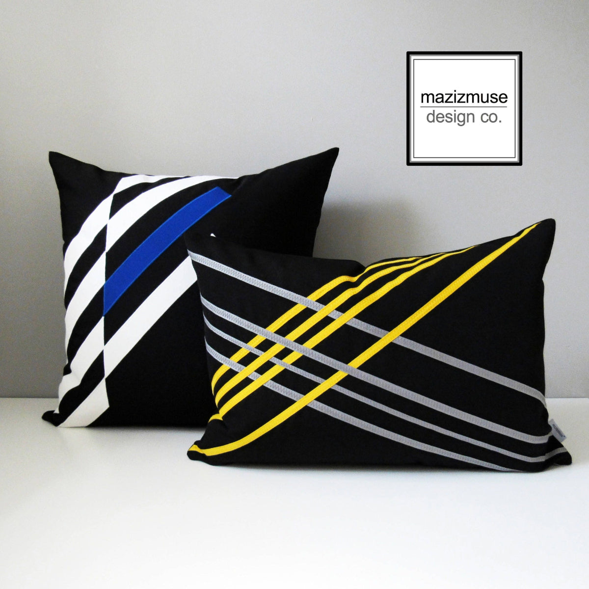 Housse de coussin d'extérieur Sunbrella® noire et jaune, motif géométrique