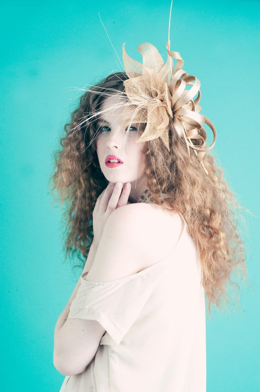 LADY KARAT Large Sinamay and Feather Bridal Fascinator