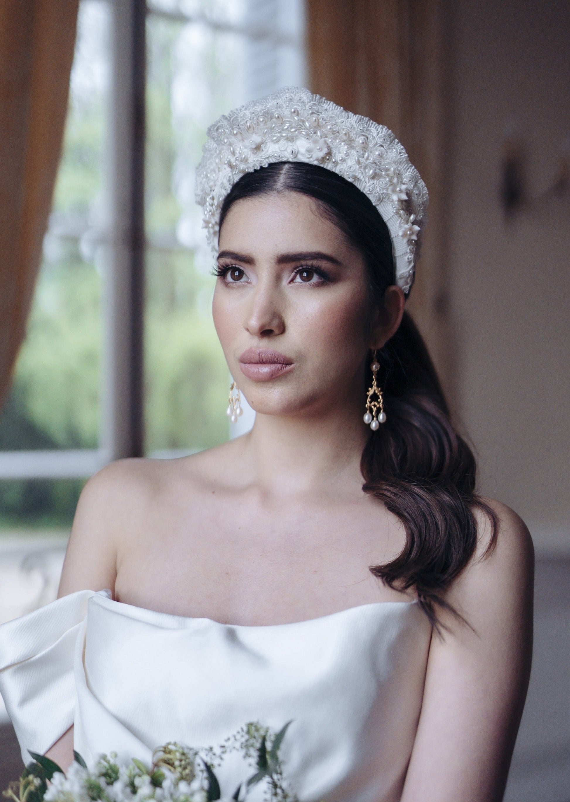 Bandeau de mariée en dentelle perlée d'inspiration vintage AMYBETH