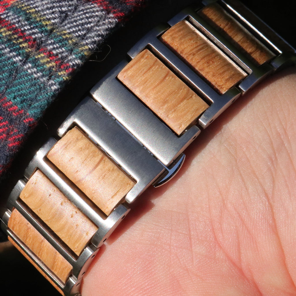 Montre Bürgi en bois de baril de whisky recyclé 