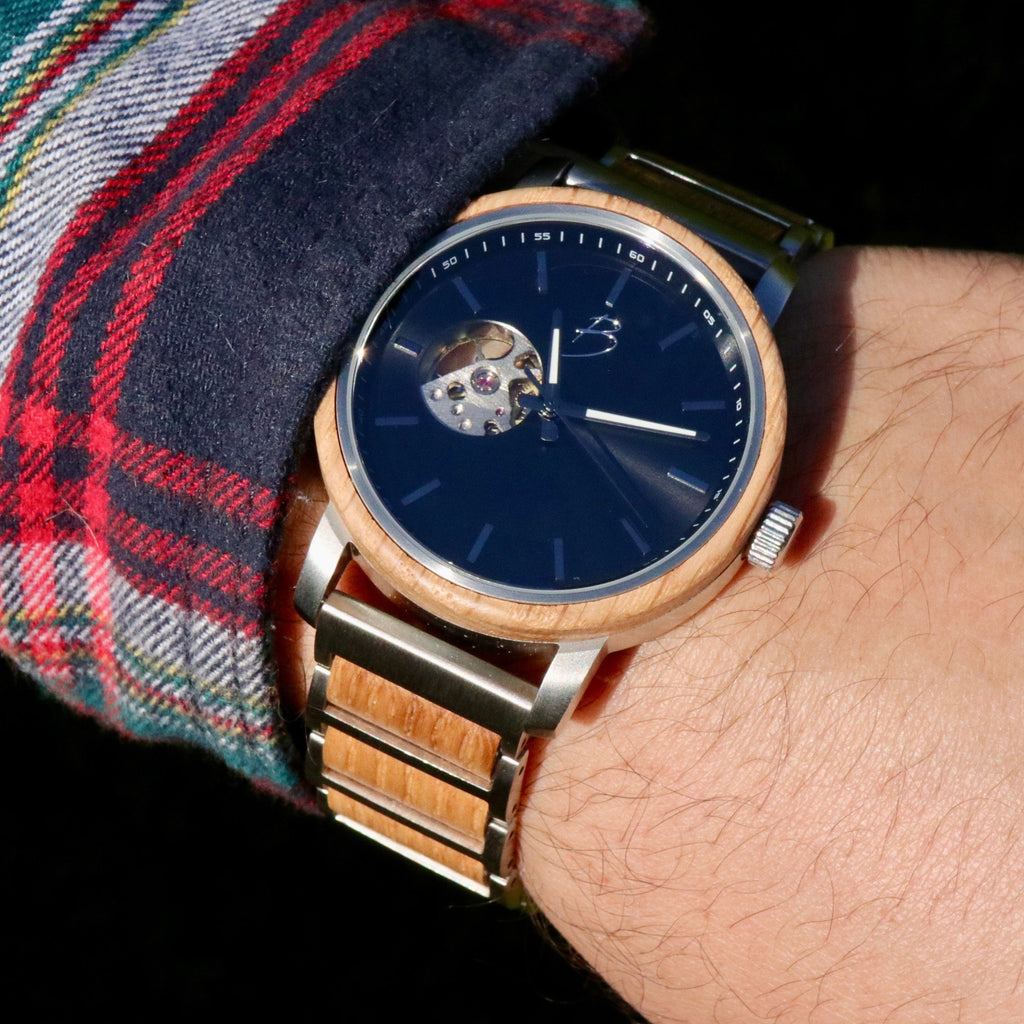 Montre Bürgi en bois de baril de whisky recyclé 