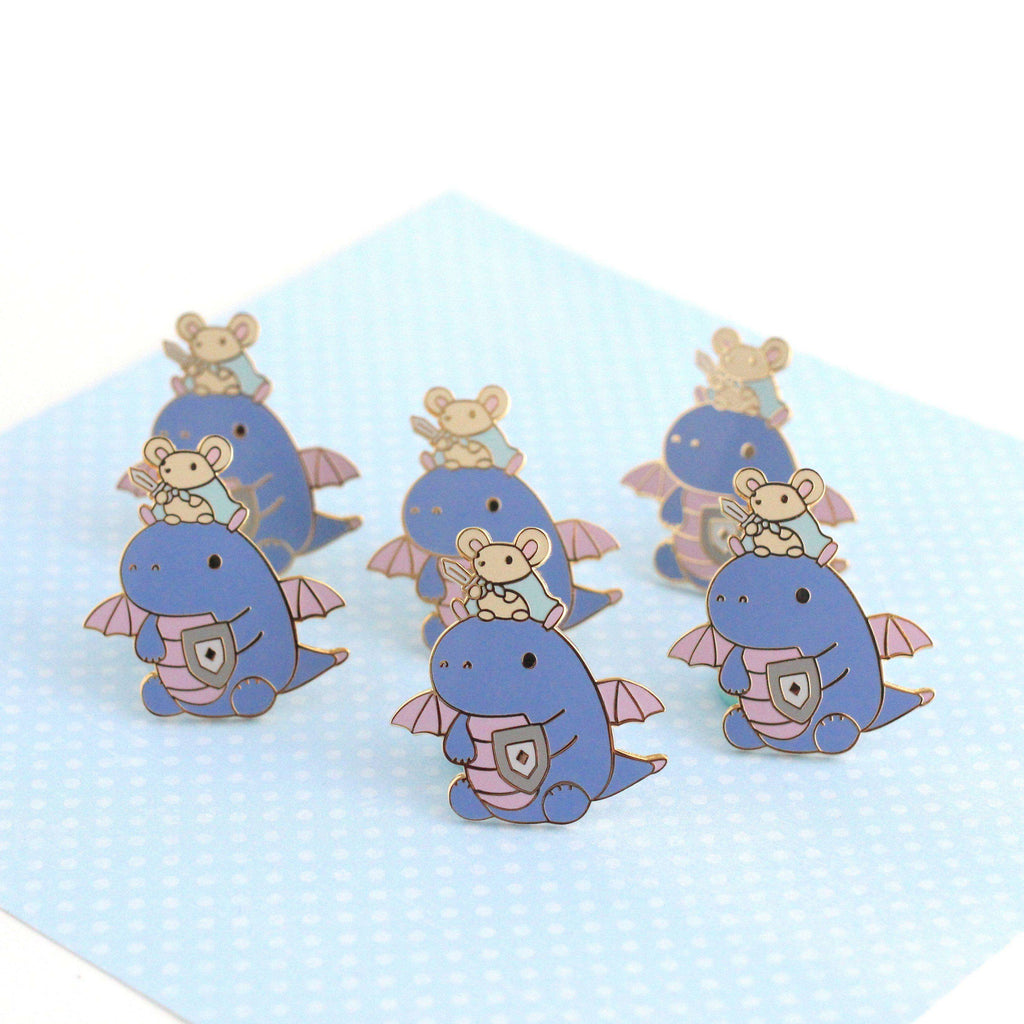 Broche en émail Souris et Chevalier Dragon (Variante Dragon Violet)