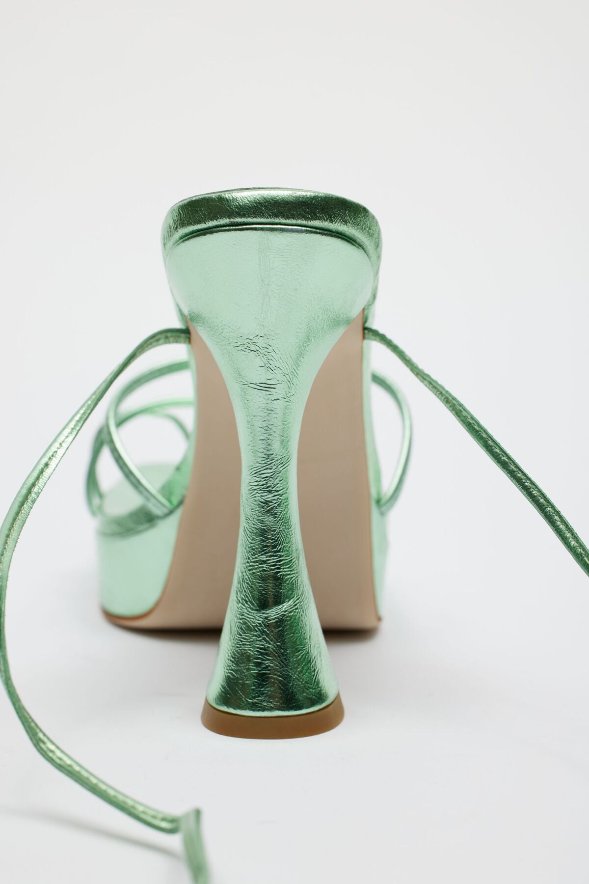 JEFFREY CAMPBELL - Primadonna