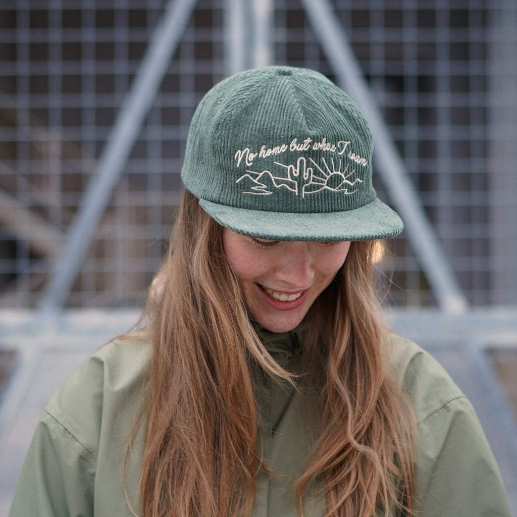 Pas de chez-moi, mais là où j'erre Chapeau en velours côtelé