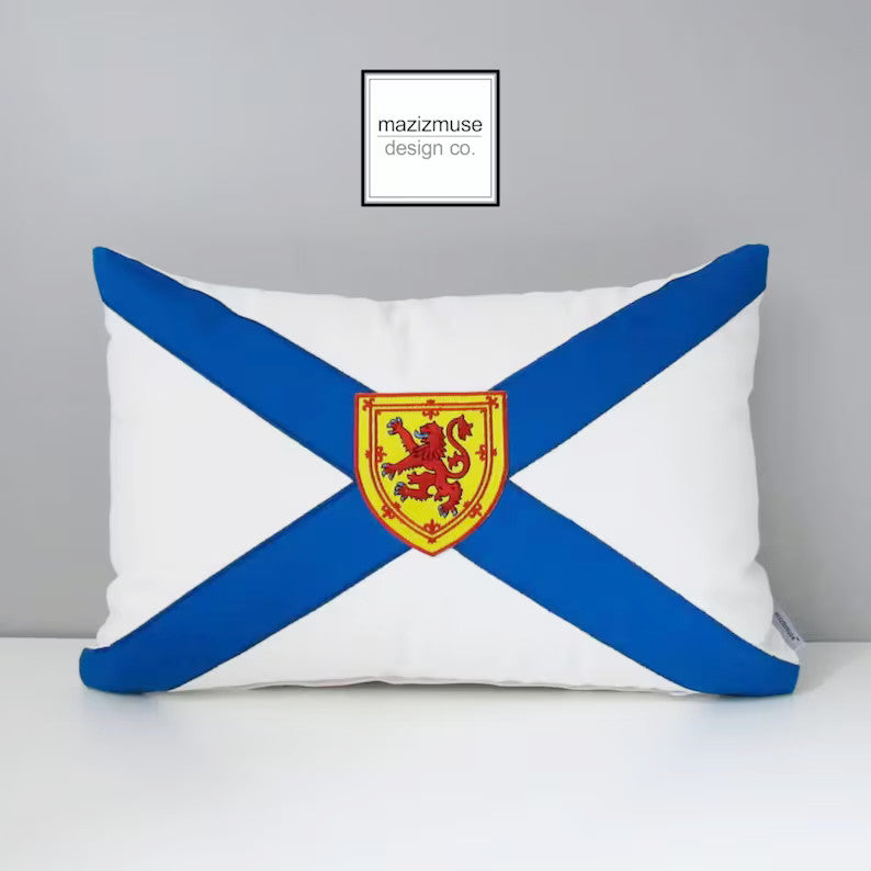 Housse de coussin d'extérieur Saltire Sunbrella®, motif drapeau de la Nouvelle-Écosse 