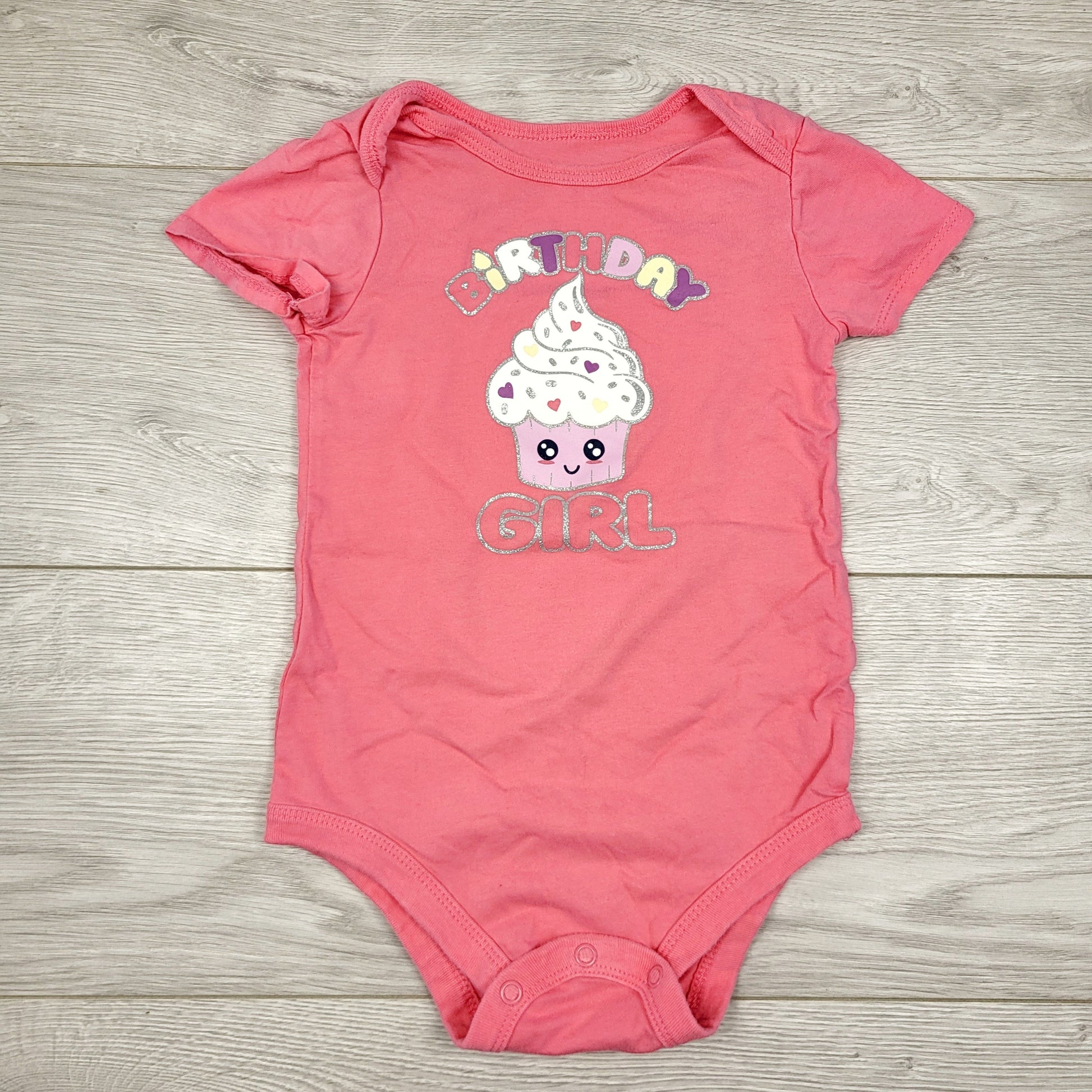 CAAC1 - Body George rose « Birthday Girl » avec cupcake. Taille 18-24 mois