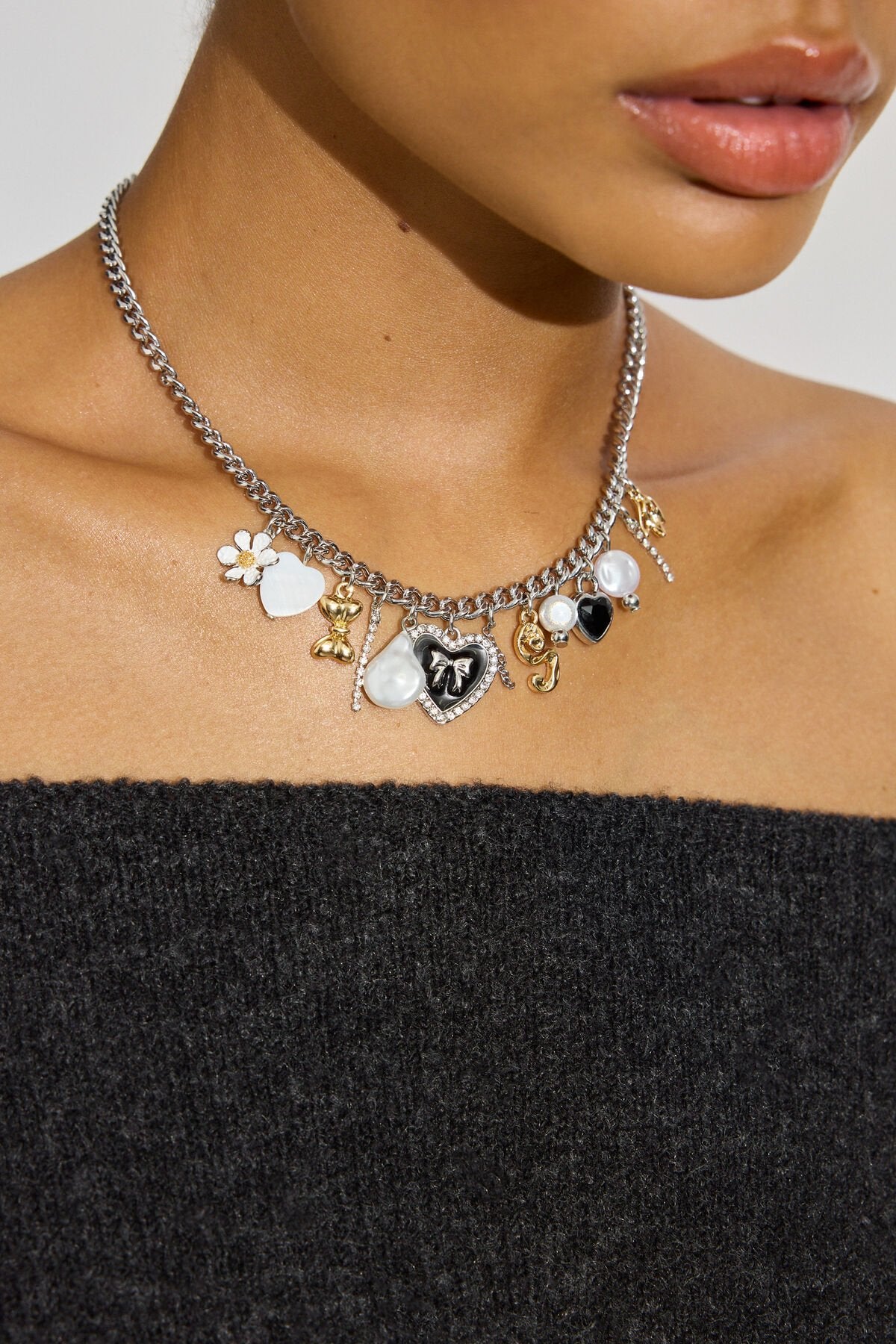 Collier à breloques vintage cœurs et perles