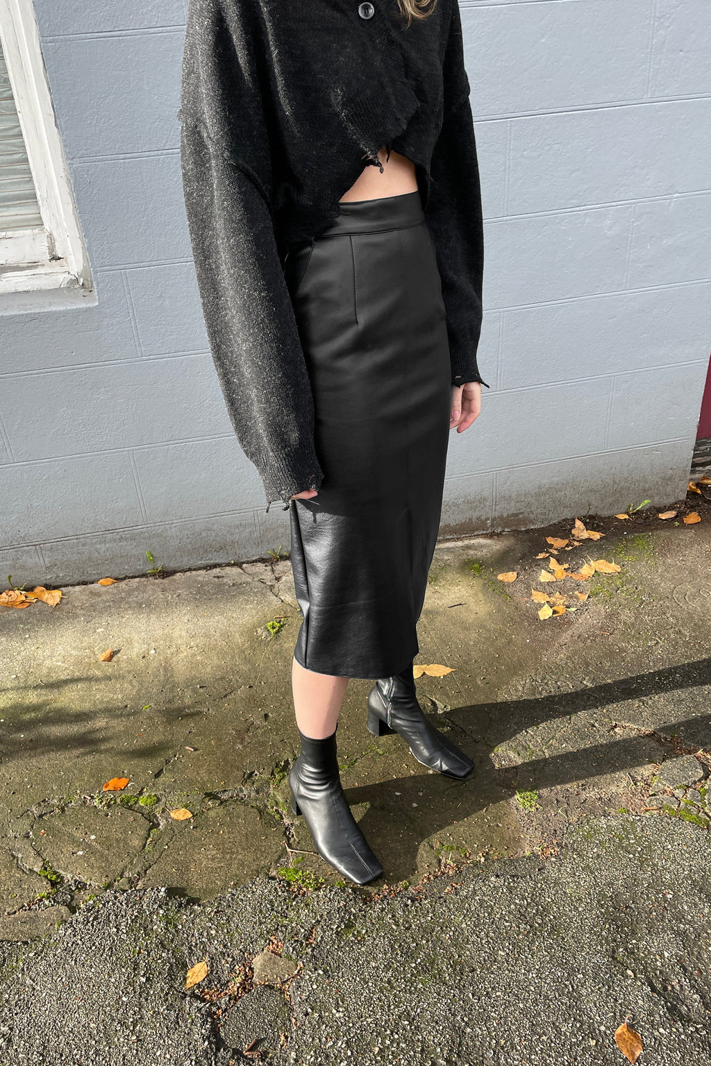VEGAN LEATHER MIDI SKIRT