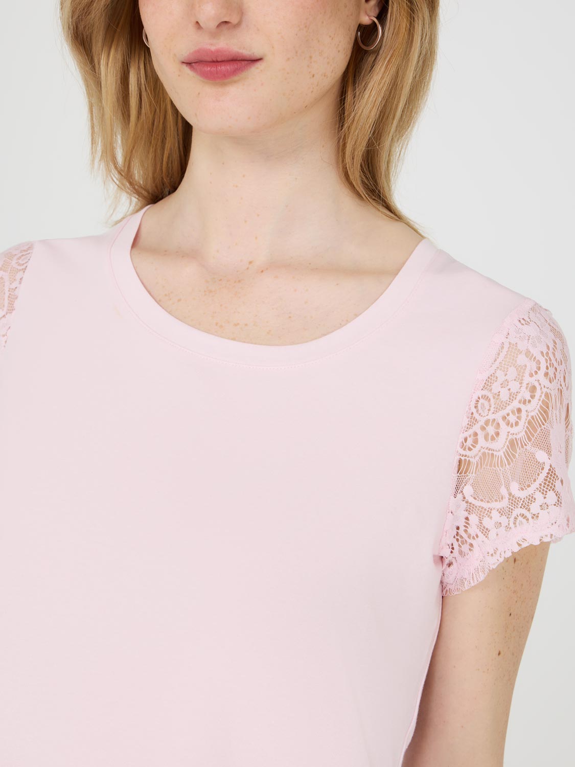 T-shirt à manches courtes en dentelle