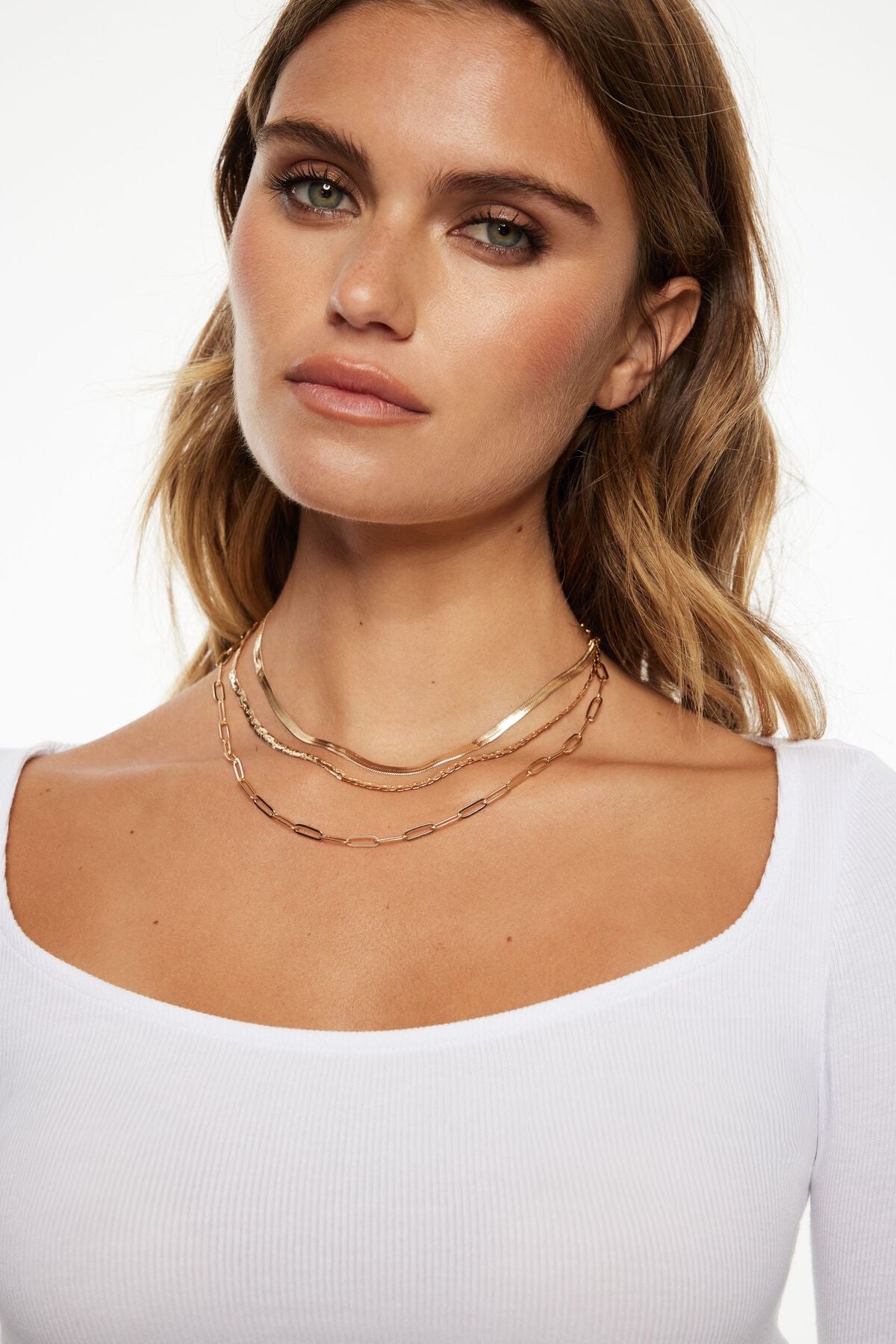 Collier à plusieurs niveaux avec trombone, serpent et chaîne plate