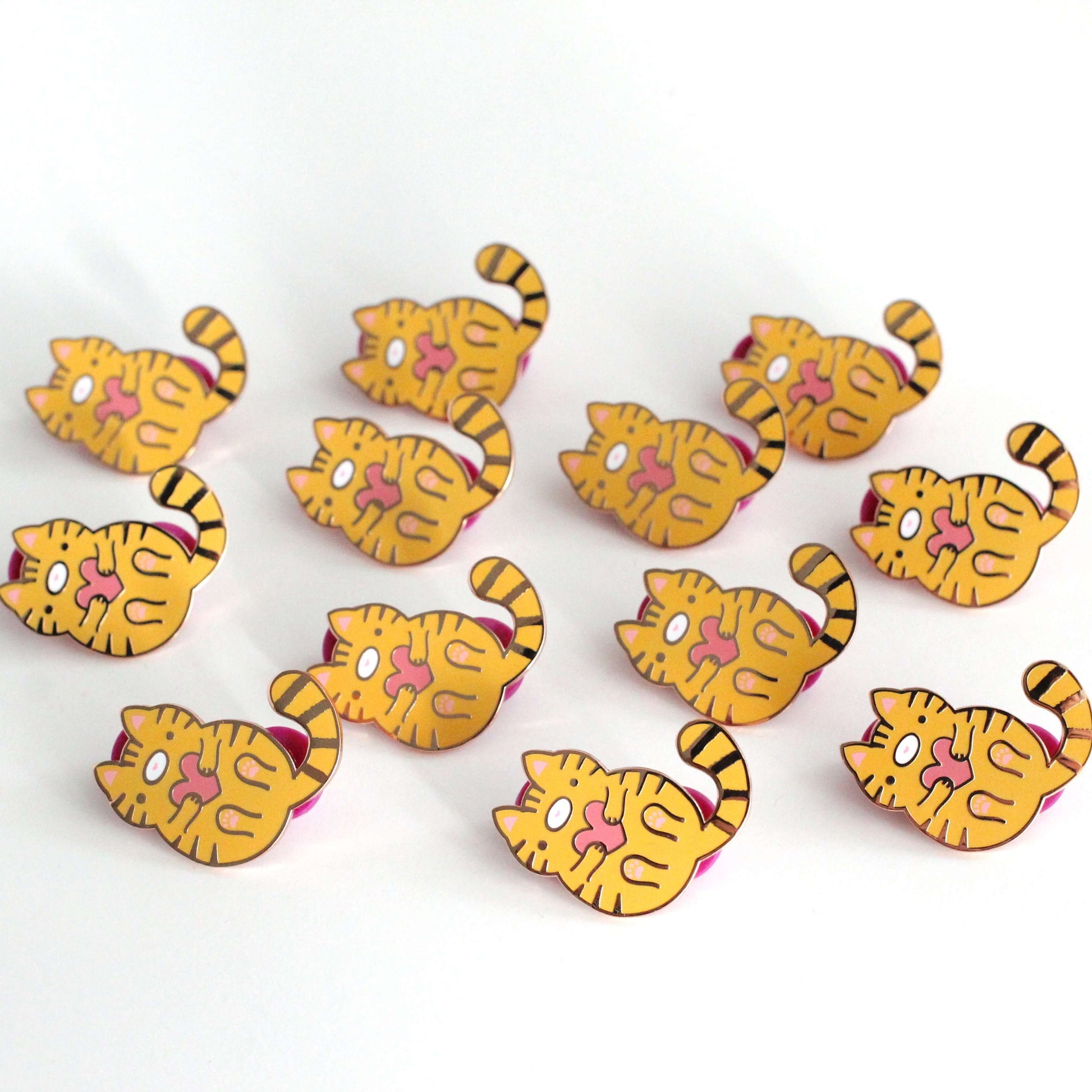 Broche en émail chat tigré orange - Broche sac à dos - Cadeau chat orange