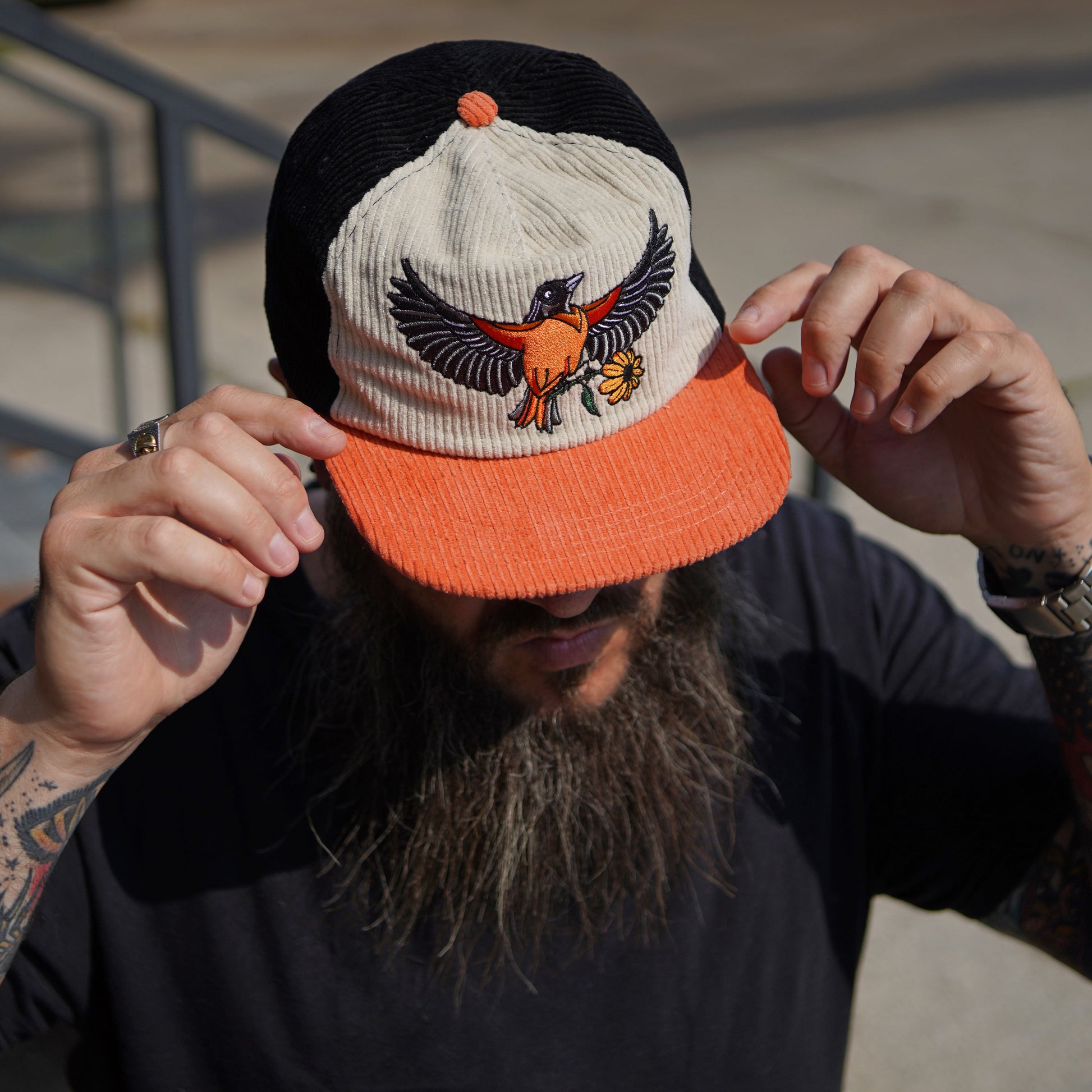 Chapeau en velours côtelé bicolore Oriole
