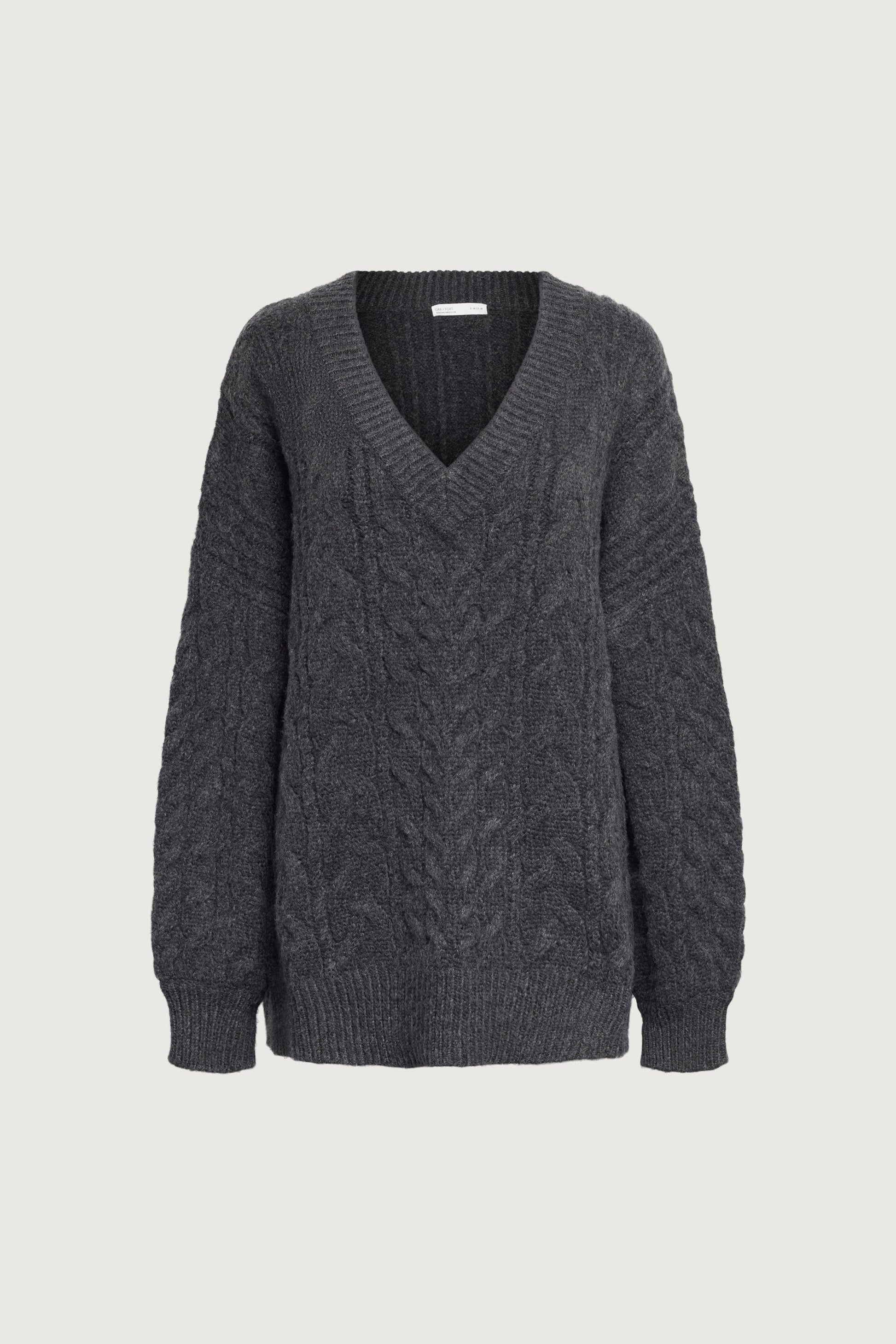 PULL COL EN V EN MAILLE TORSADES