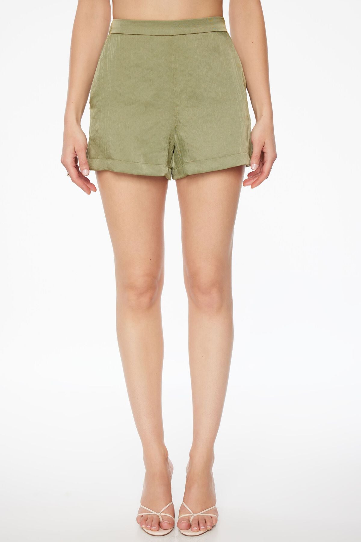 Short à ceinture froissée