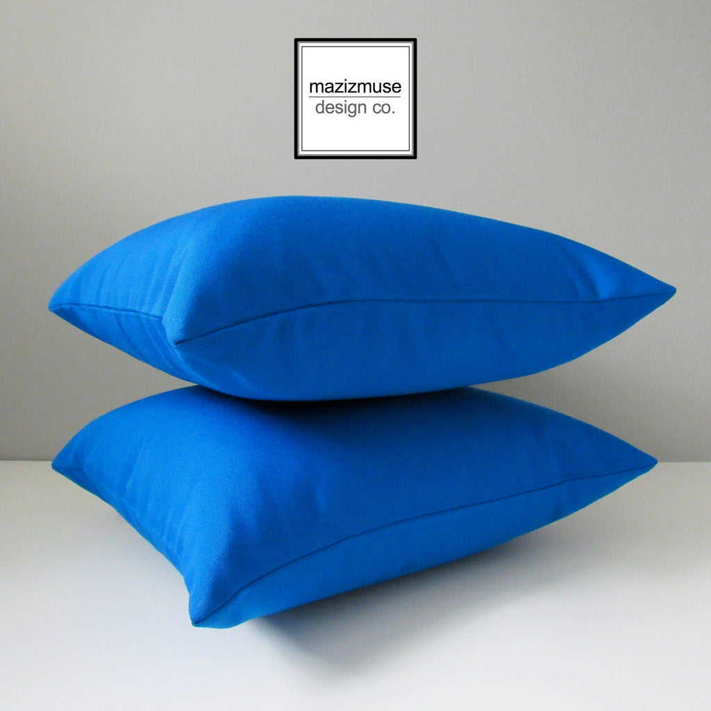 Housse de coussin décorative d'extérieur bleu cobalt, coussins Pacific Sunbrella® 