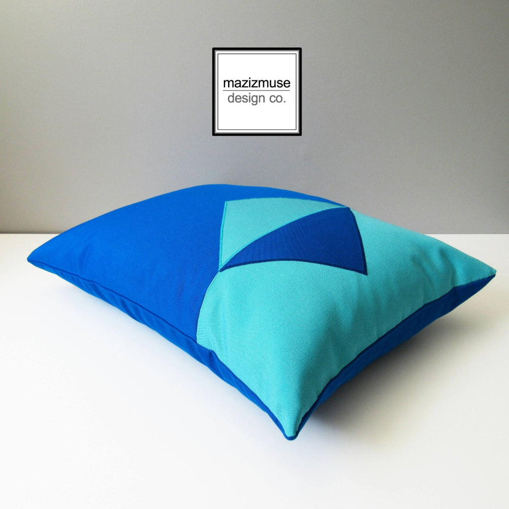Housse de coussin d'extérieur Sunbrella bleu Pacifique moderne, taie d'oreiller géométrique