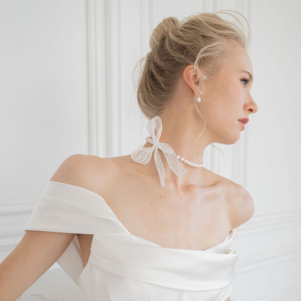 Collier ras du cou AMELIA en perles avec nœud