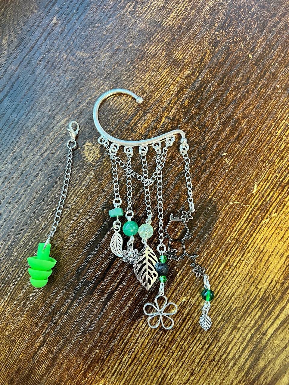 Boucles d'oreilles sensorielles apaisantes à base de molécules de sérotonine, avec breloques botaniques, pierre de lave aromathérapeutique et perles de verre