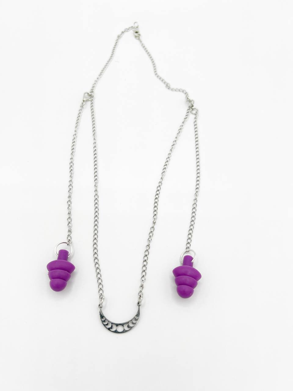Collier minimaliste avec bouchons d'oreilles et phases de la lune