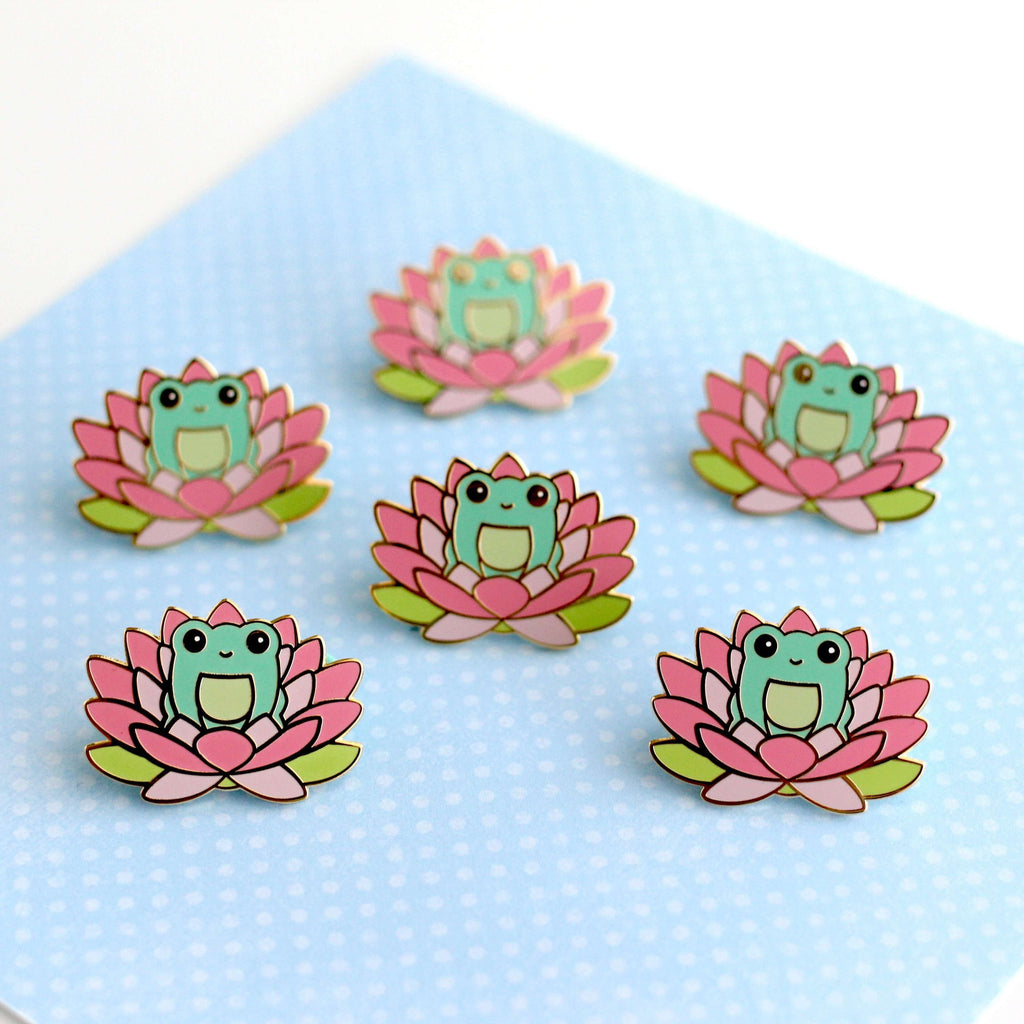 Broche grenouille fleur de lotus rose - Broche en émail dur - Cadeau grenouille mignon