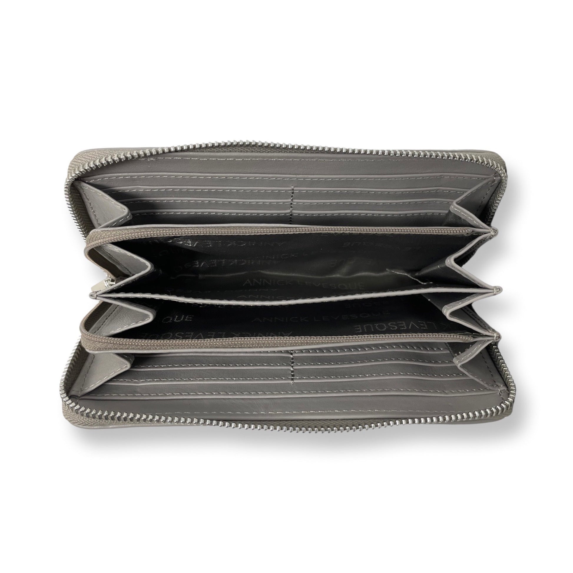 Small Genuine Leather Wallet in Gray, Carla