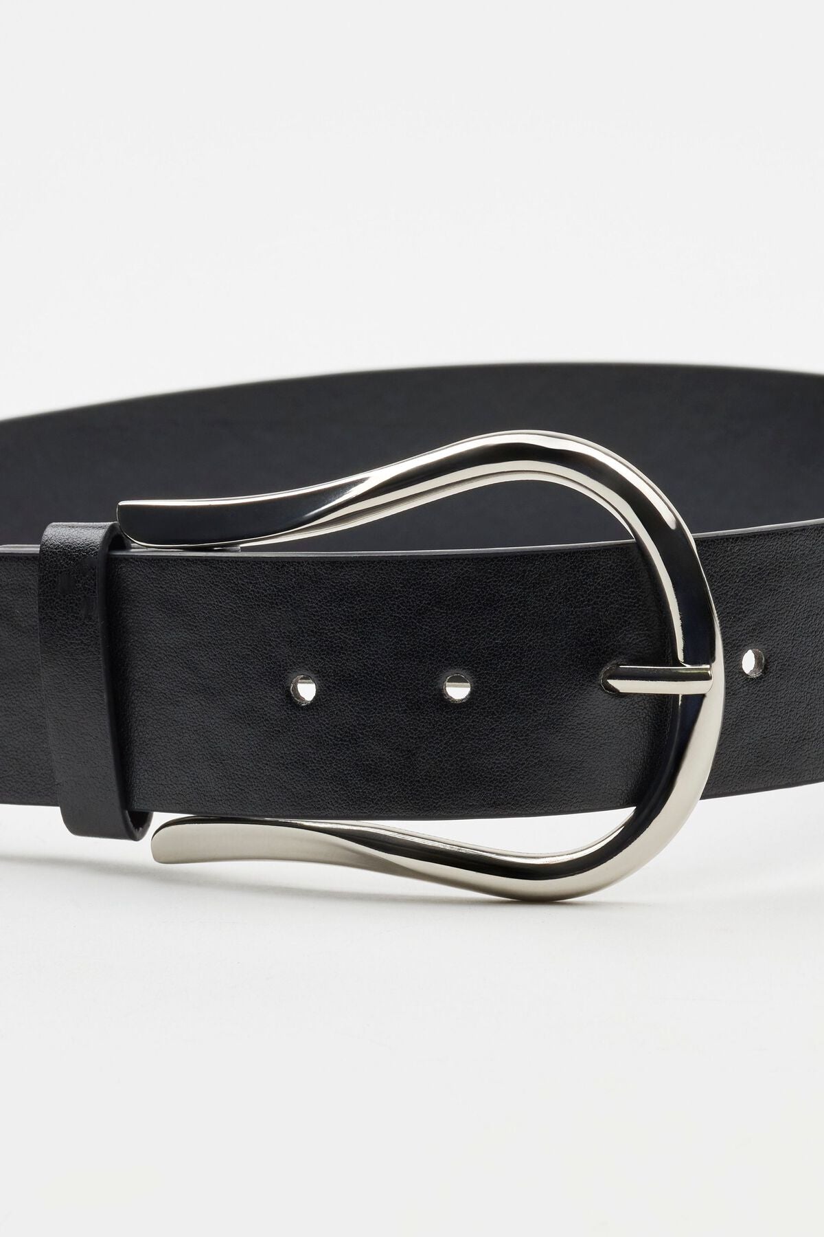 Wide Oval Waist Belt