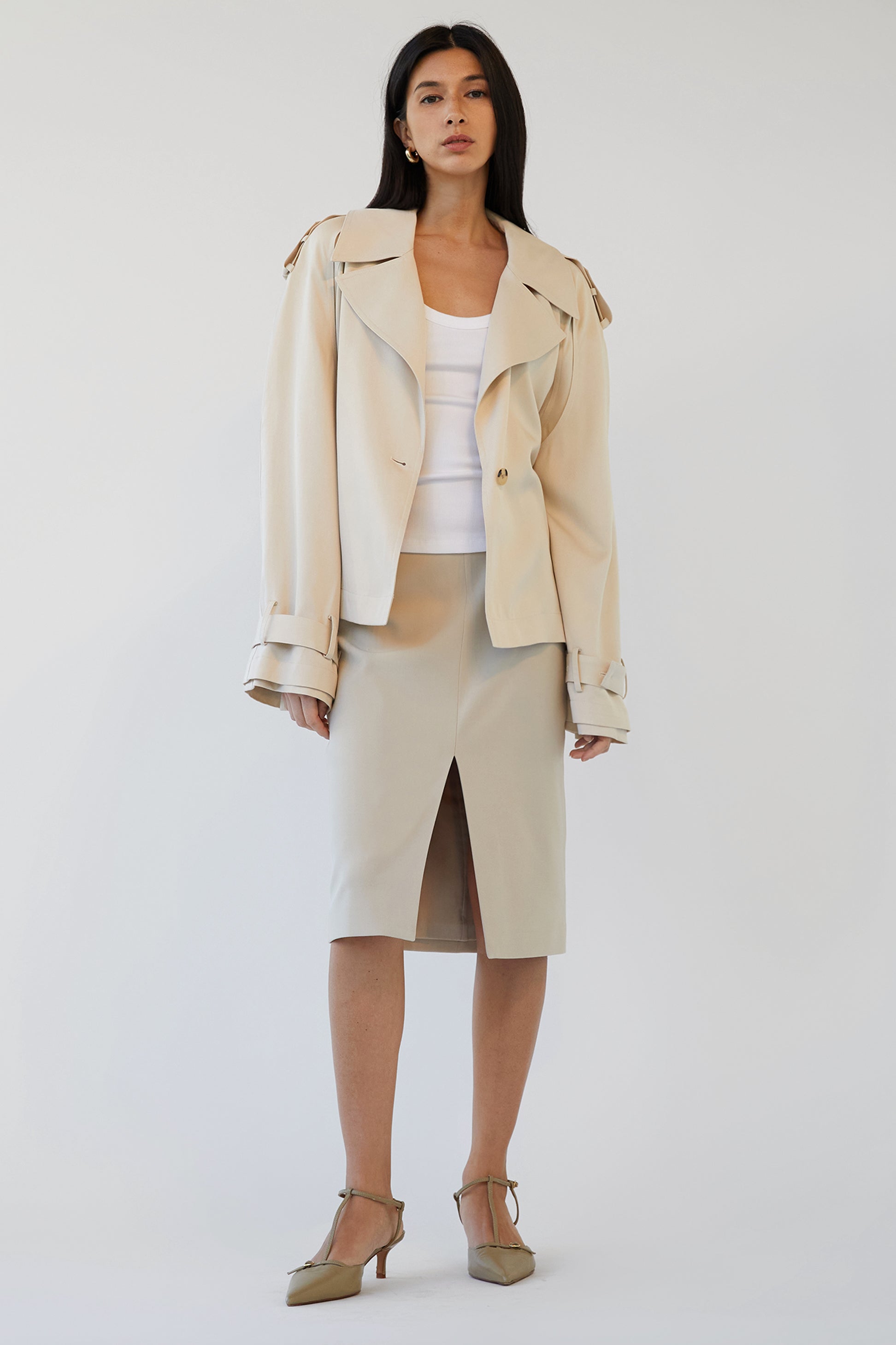 TRENCH-COAT COURT ET FLUIDE EN TENCEL